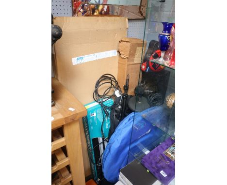 Collection of Photographic related equipment to include lighting reflectors, Projector table etc. 