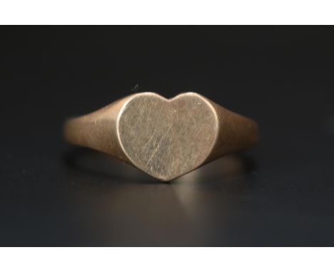 9ct Gold Heart design ring Size K. 2.6g total weight 