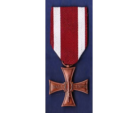 Polish Cross of Valor (Post WWII Variant) Polish army order medal 'WALECZNYM NA POLU CHWALY'