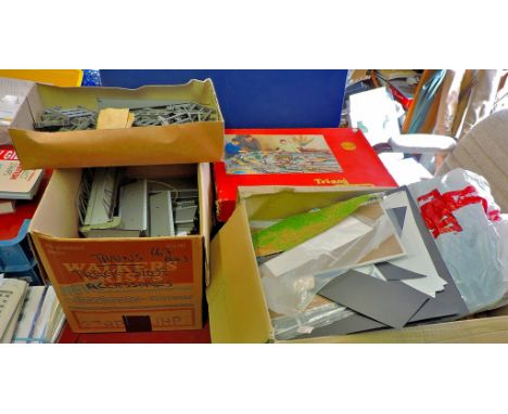Railway scenes and trackside accessories  Plus brochures, an information leaflet (4 boxes).