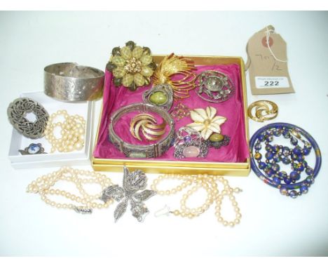 A Box of costume jewellery and a silver bangle bangle, Chester 1944.( 2703 )