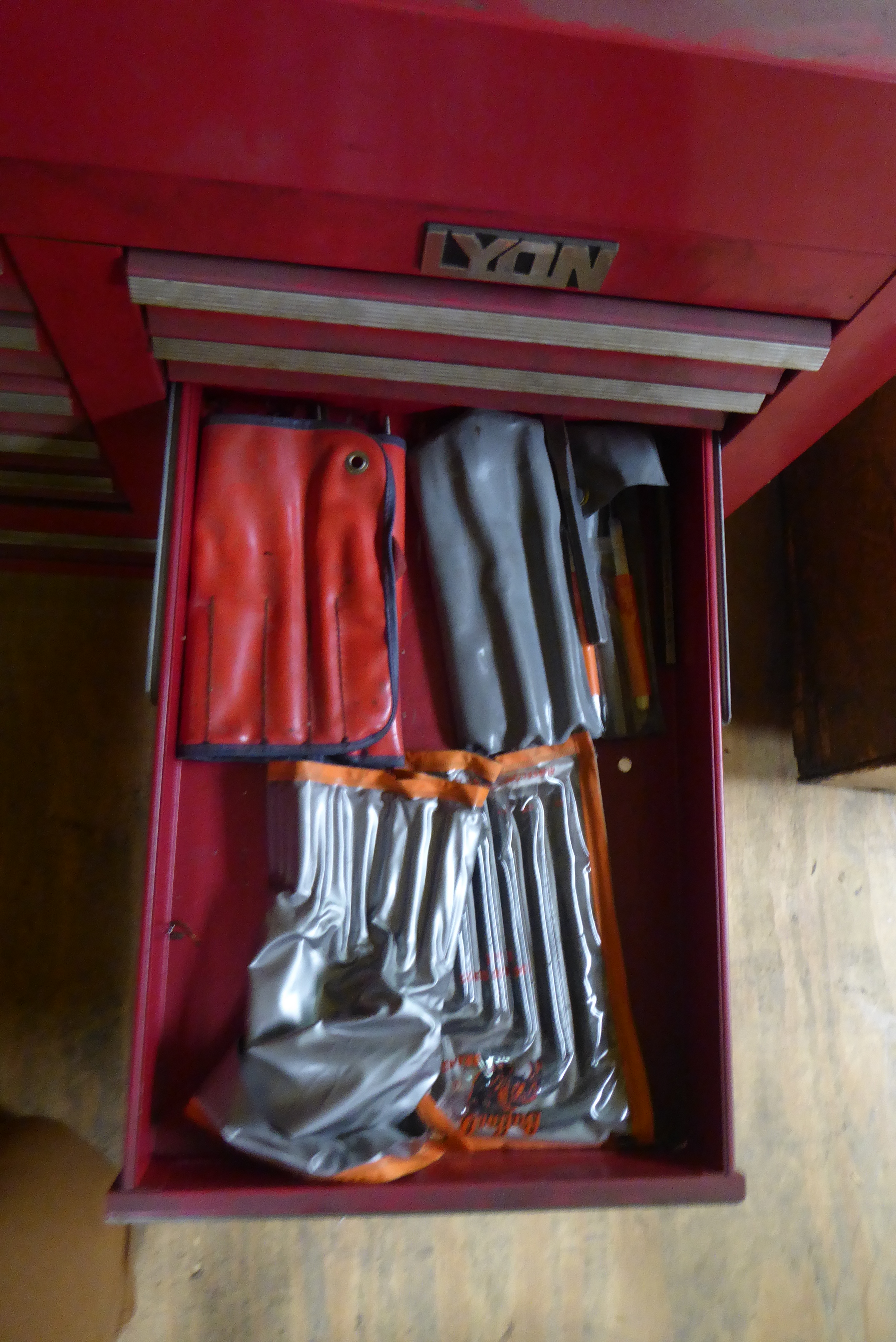 Lyon 11Drawer Tool Box w/Contents (Lot)