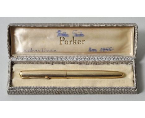   Füllfederhalter, USA, Parker, 1950er Jahre  Modell "Parker 51", verdeckte Schreibfeder, 14 k vergoldetes Gehäuse mit Steckk