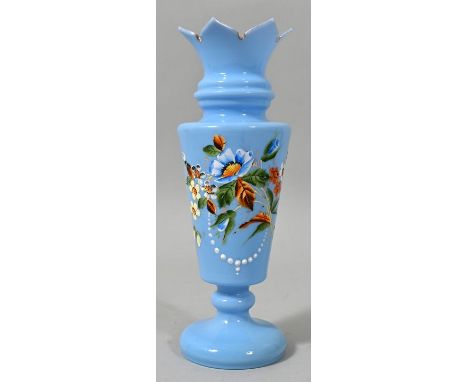   Vase, Böhmen (Neuwelt?) o. Bayrischer Wald, um 1860/1870  Hellblaues opakes Glas/ Opalglas, Balusterform mit Schliffrand. I