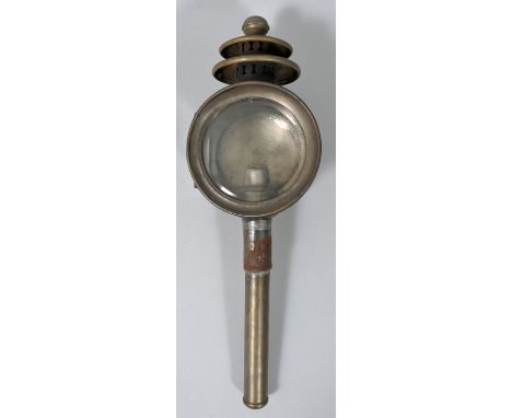   Kutschlaterne/ Kutschenlampe, wohl England, 2. H. 19. Jh.-um 1900  Für Kerzenbetrieb. Zylindrisches Gehäuse, Messing/ Kuper