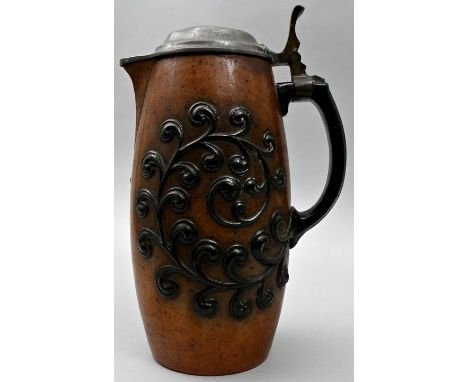   Kanne, Höhr-Grenzhausen, R. Merkelbach, ca. 1910/ 1915  Jugendstil-Entwurf von unbek. Entwerfer. Steinzeug, leicht bauchige