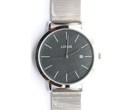 Gents new boxed Lorus calendar wristwatch. P&amp;P Group 1 (£14+VAT for the first lot and £1+VAT for subsequent lots) 