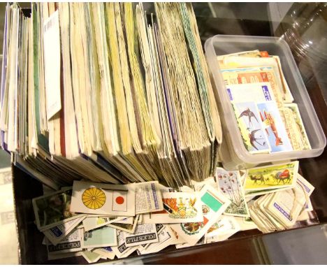 Selection of tea and cigarette cards. P&amp;P Group 3 (£25+VAT for the first lot and £5+VAT for subsequent lots) 