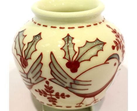 Moorcroft Nordic Christmas design vase, H: 8 cm. P&amp;P Group 1 (£14+VAT for the first lot and £1+VAT for subsequent lots) 