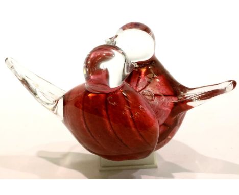 Coloured glass paperweight of two doves in the manner of Olva Tolkka, signed to base (indistinct). P&amp;P Group 1 (£14+VAT f