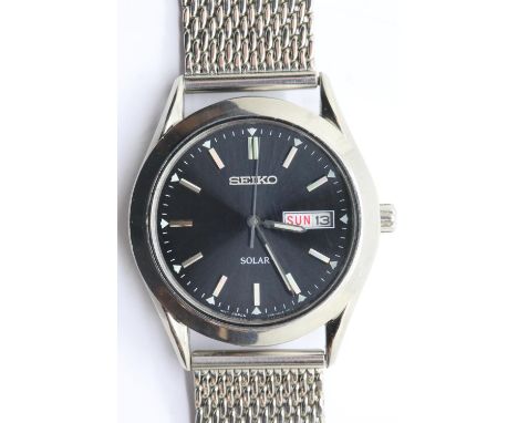 Seiko Solar gents wristwatch on a stainless steel mesh bracelet. P&amp;P Group 1 (£14+VAT for the first lot and £1+VAT for su