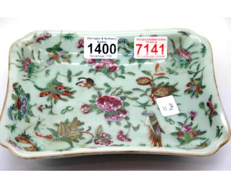 Chinese hand decorated rectangular bowl with staple repair. 20 x 12 cm. P&amp;P Group 2 (£18+VAT for the first lot and £3+VAT