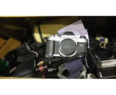 Collection of mixed cameras including Canon, Pentax and some flashguns. P&amp;P Group 3 (£25+VAT for the first lot and £5+VAT