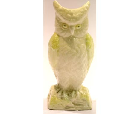 Belleek porcelain owl form spill vase yellow nacreous colour, 3rd green mark to base, 1965-81, H: 21 cm. P&amp;P Group 3 (£25