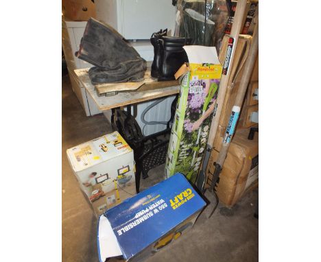A WORKING LAMP ON TRIPOD, SUBMERSIBLE WATER PUMP, GARDEN TOOLS, BOOTS & WELLIES ETC