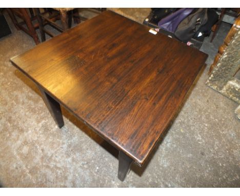 A LOW DARK OAK LAMP TABLEª
