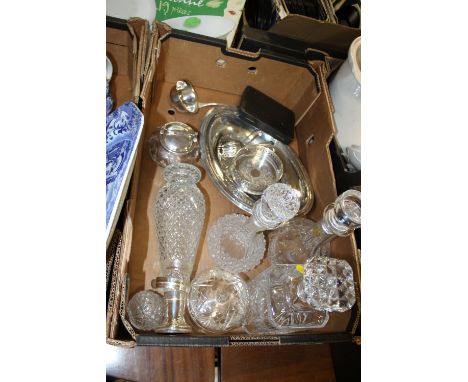 A BOX OF GLASSWARE AND SILVER PLATED ITEMS TO INCLUDE DECANTERS, LADLE ETC