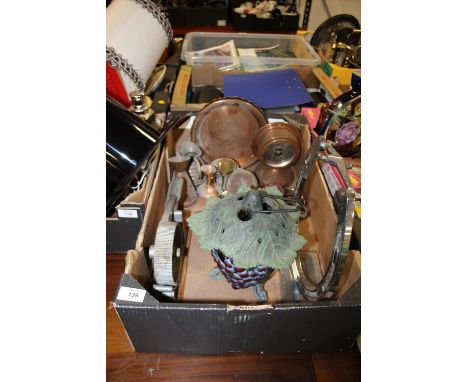A TRAY OF METALWARE TO INCLUDE A COPPER DESK BAROMETER, CAST IRON GRAPE SHAPED LANTERN ETC