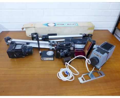Quantity of vintage camera equipment, etc (a lot)  