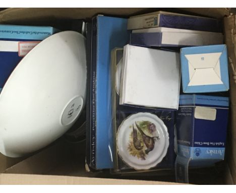 A box of ceramics boxed Aynsley bone China a Poole pottery bowl and other ceramics (a lot)
