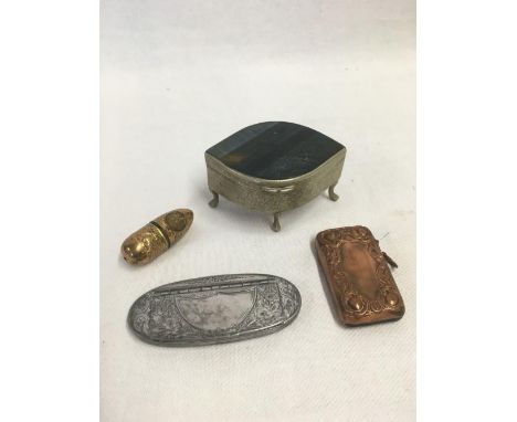  AGATE TOP BOX, SNUFF BOX &amp; TWO OTHER PIECES