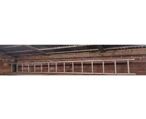 15 RUNG ALUMINIUM SECTION OF A 2 PART LADDER