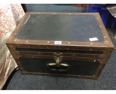 SMALL METAL BROWN TRUNK