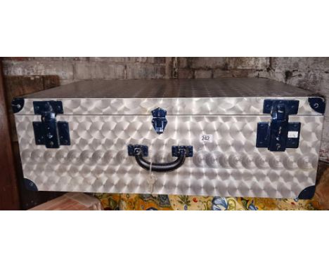 MODERN ALUMINIUM MACHINE FINISH TRAVEL TRUNK