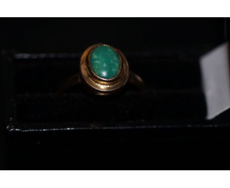 9ct Gold jade ring 