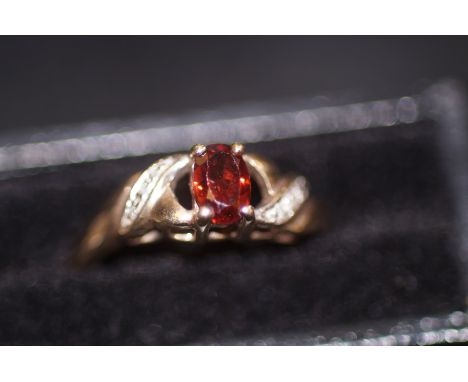 9ct Gold ring set with ruby &amp; diamonds 