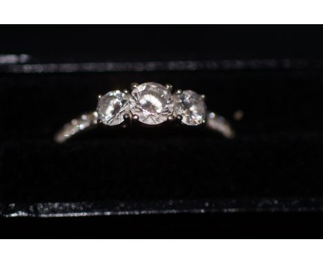 9ct Gold ring set with clear stones 