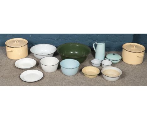 A quantity of enamel kitchenalia. Includes bowls, jug, pots, etc.  
