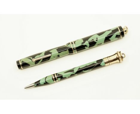Wahl Eversharp Bumblebee style Turquoise and Black ring top set. These Wahl sets were made in three colours, all are uncommon