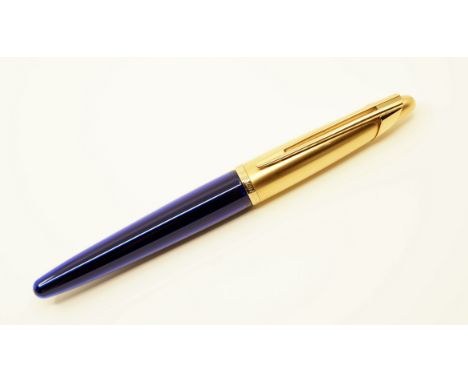 Waterman Edson rollerball in Sapphire Blue. The Waterman Edson has a classic late 1990's retro-Art Deco design. Overall excel