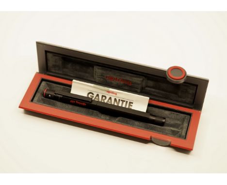 Rotring 600 early style Black fountain pen with box and papers. This is the earlier version of the 600 model with knurled top