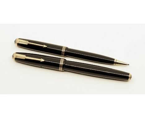 Parker Vacumatic Streamlined Standard Active Service set in Jet Laminated. An uncommon Vacumatic model, Canadian made with or