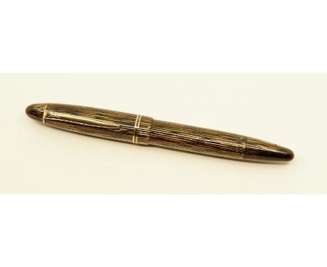 Soennecken 333 Superior Black and Gold stripe fountain pen in case. A Gold and Black striated pen with fine 14c 585 Soennecke