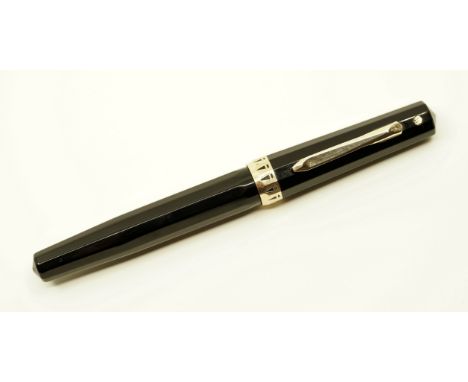 Wahl Eversharp Doric lever fill in Jet. A lever fill Doric with Gold Seal classic wide cutout band. Fine Eversharp Manifold 1