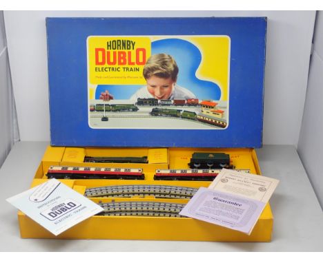 Hornby-Dublo EDP12 ‘Duchess of Montrose’ matt Set, mint, boxed with literatureContents in mint condition, has been lightly us