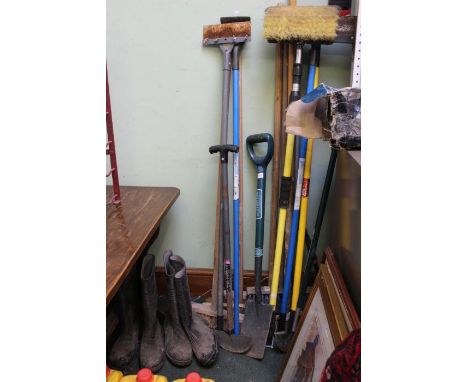 Two pairs of Site rubber boots &amp; a selection of outdoor tools