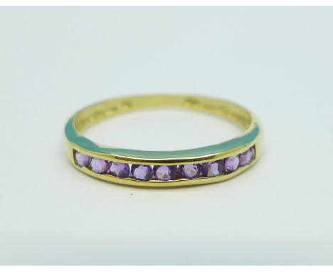 A 9ct gold and amethyst ring, 0.9g, O