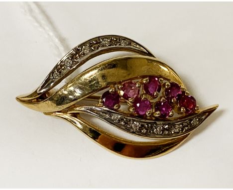 9CT GOLD RUBY &amp; DIAMOND BROOCH - 4 GRAMS APPROX