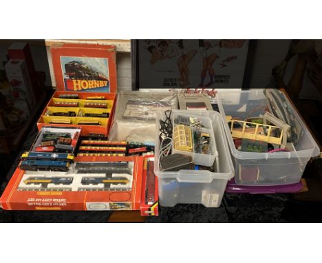 COLLECTION OF VINTAGE HORNBY RAILWAY