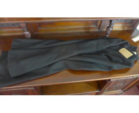 A vintage Raymond of London ladies cape 