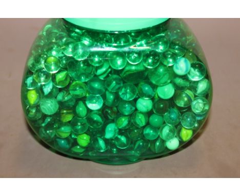 A QUANTITY OF VINTAGE MARBLES