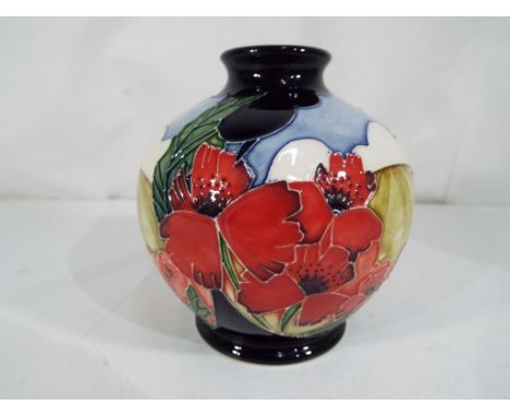 Moorcroft - a good quality ceramic Moorcroft vase entitled Forever England, approximate height 11 cm. Estimate £120 - £150