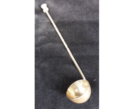 Hallmarked silver toddy ladle, thistle top. Assay London. 30g