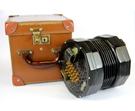 A cased Ideophone accordion / concertina (reg no.129662, model no.60122).