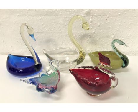 FIVE GLASS SWAN AND OTHER BIRD BOWLSof various colours and sizes, including a colourful Murano example and another with iride