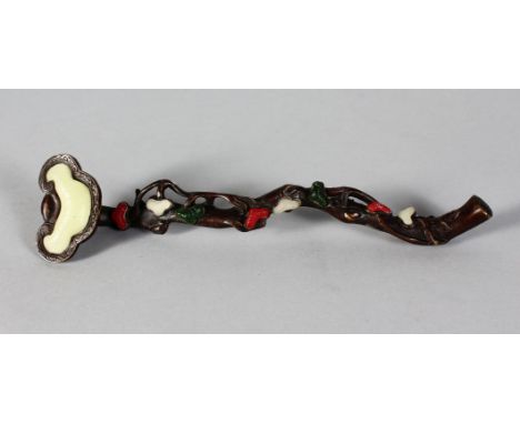 A CHINESE BRONZE AND JADE SCEPTRE. 10.5ins long.